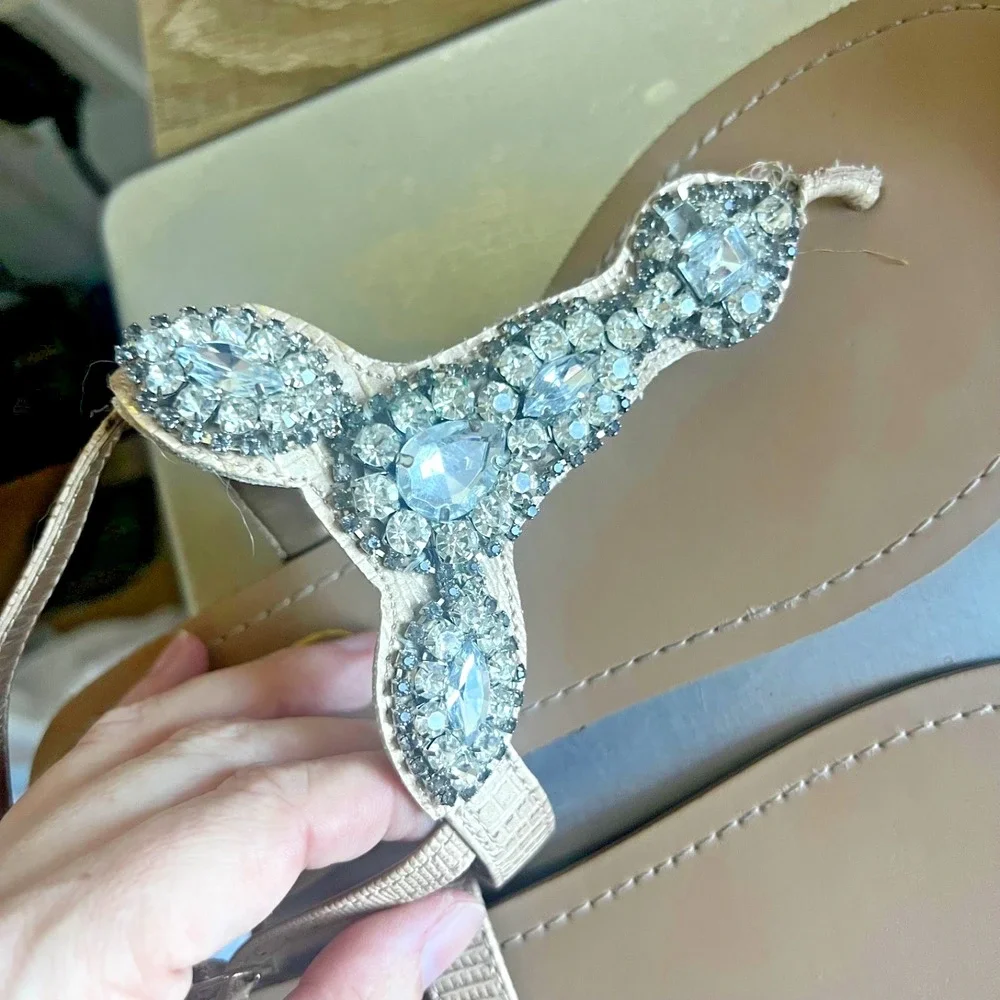 Jessica Simpson Sandals  Rhinestone Size 7  Adjustable T Shaped Feminine Sparkly